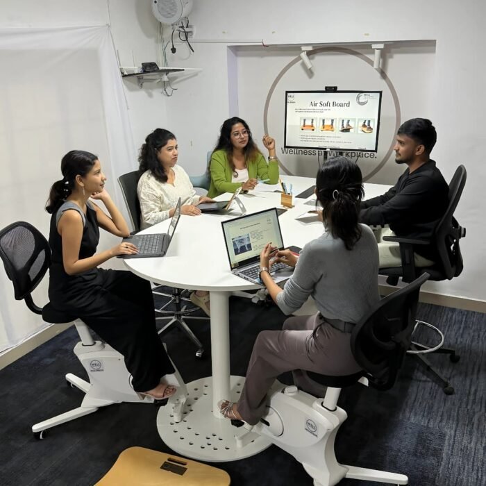 Huddle Table - Image 5