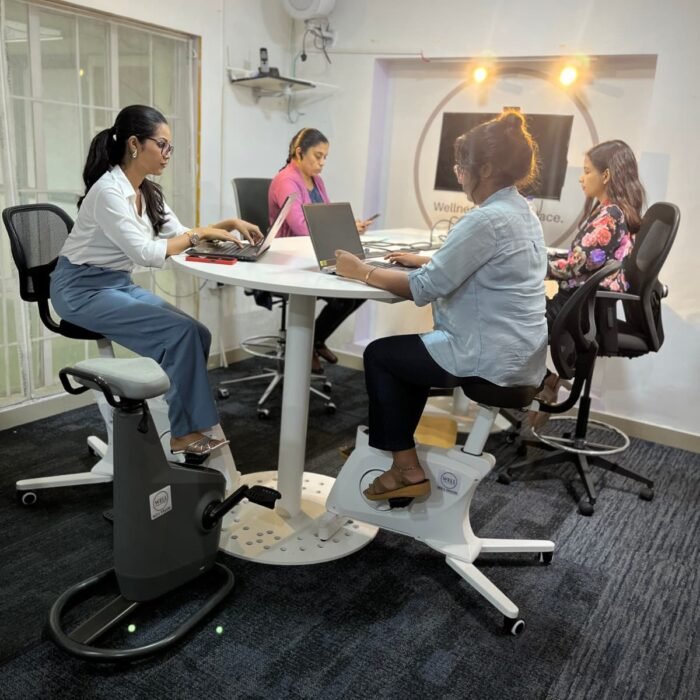 Huddle Table - Image 4